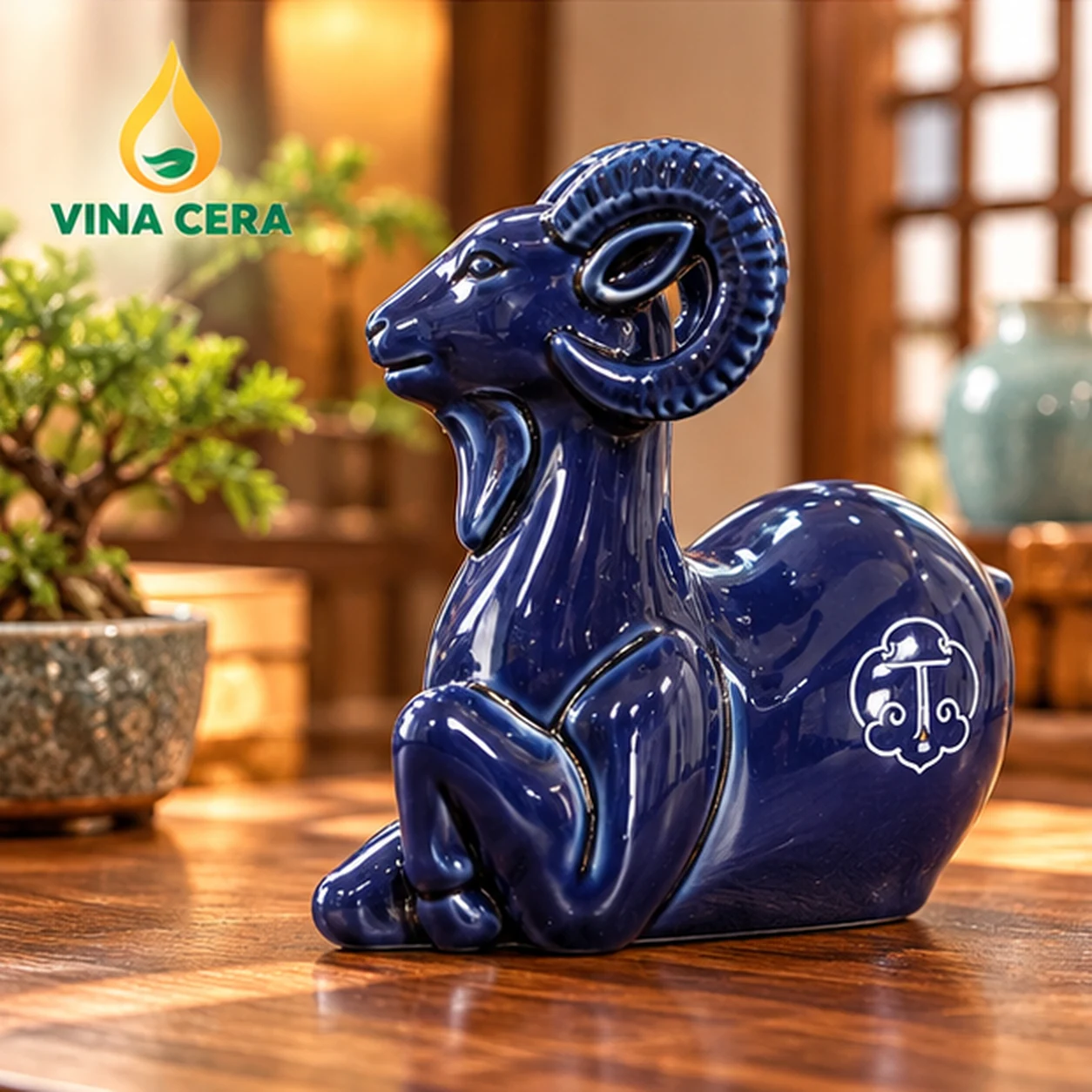 Tượng Dê Ngồi Men Xanh Lam Gốm Sứ – Linh Vật Đinh Mùi 2027 Chi tiết tượng dê ngồi men xanh lam nhìn bên hông