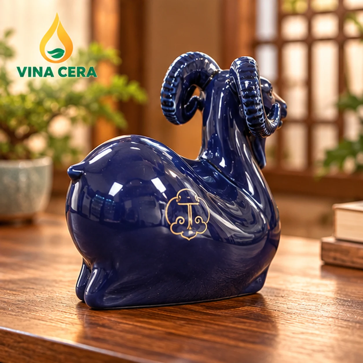Tượng Dê Ngồi Men Xanh Lam Gốm Sứ – Linh Vật Đinh Mùi 2027 Mặt sau tượng dê men xanh lam gốm sứ Vinacera