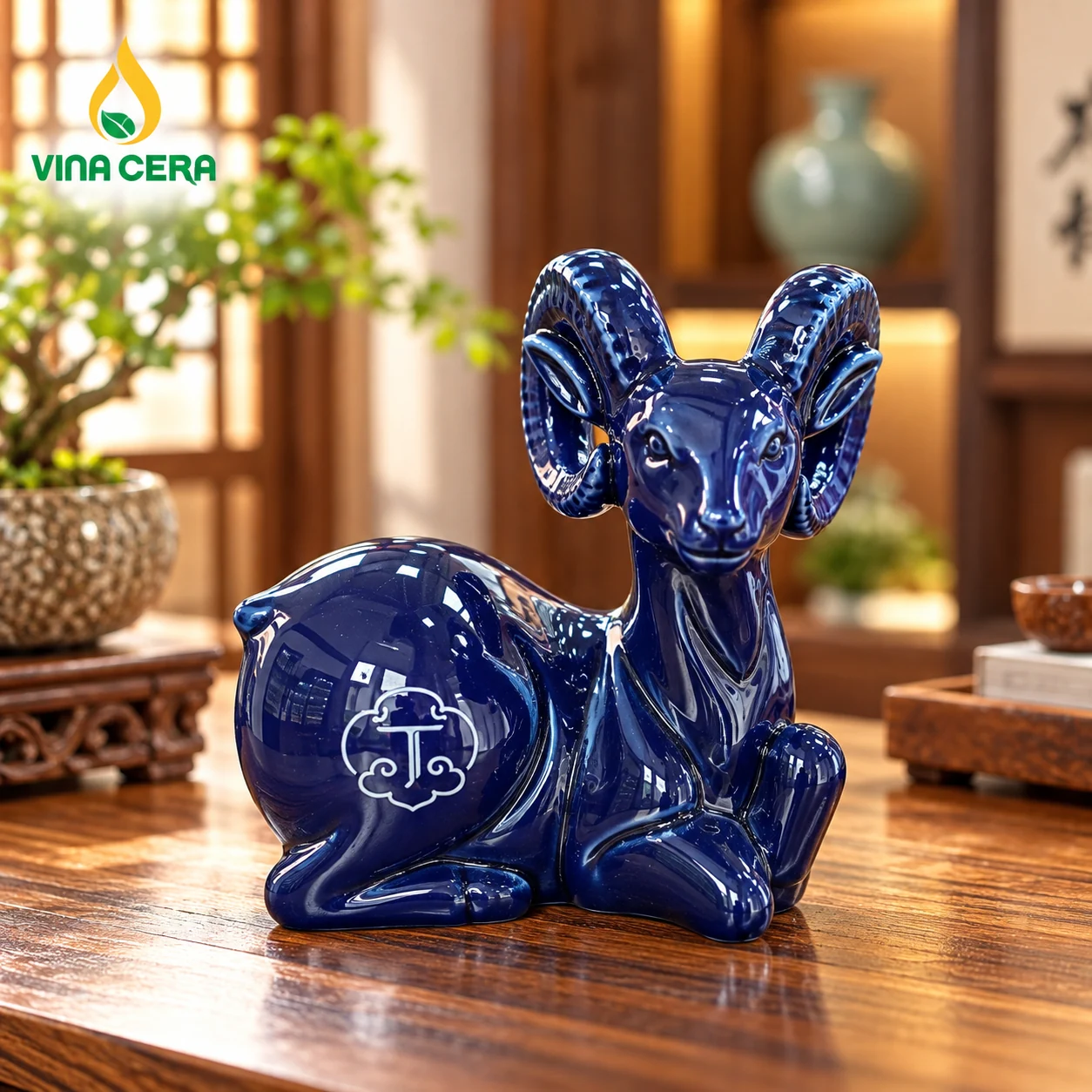 Tượng Dê Ngồi Men Xanh Lam Gốm Sứ – Linh Vật Đinh Mùi 2027 Tượng dê ngồi gốm sứ men xanh lam 2027 chính diện